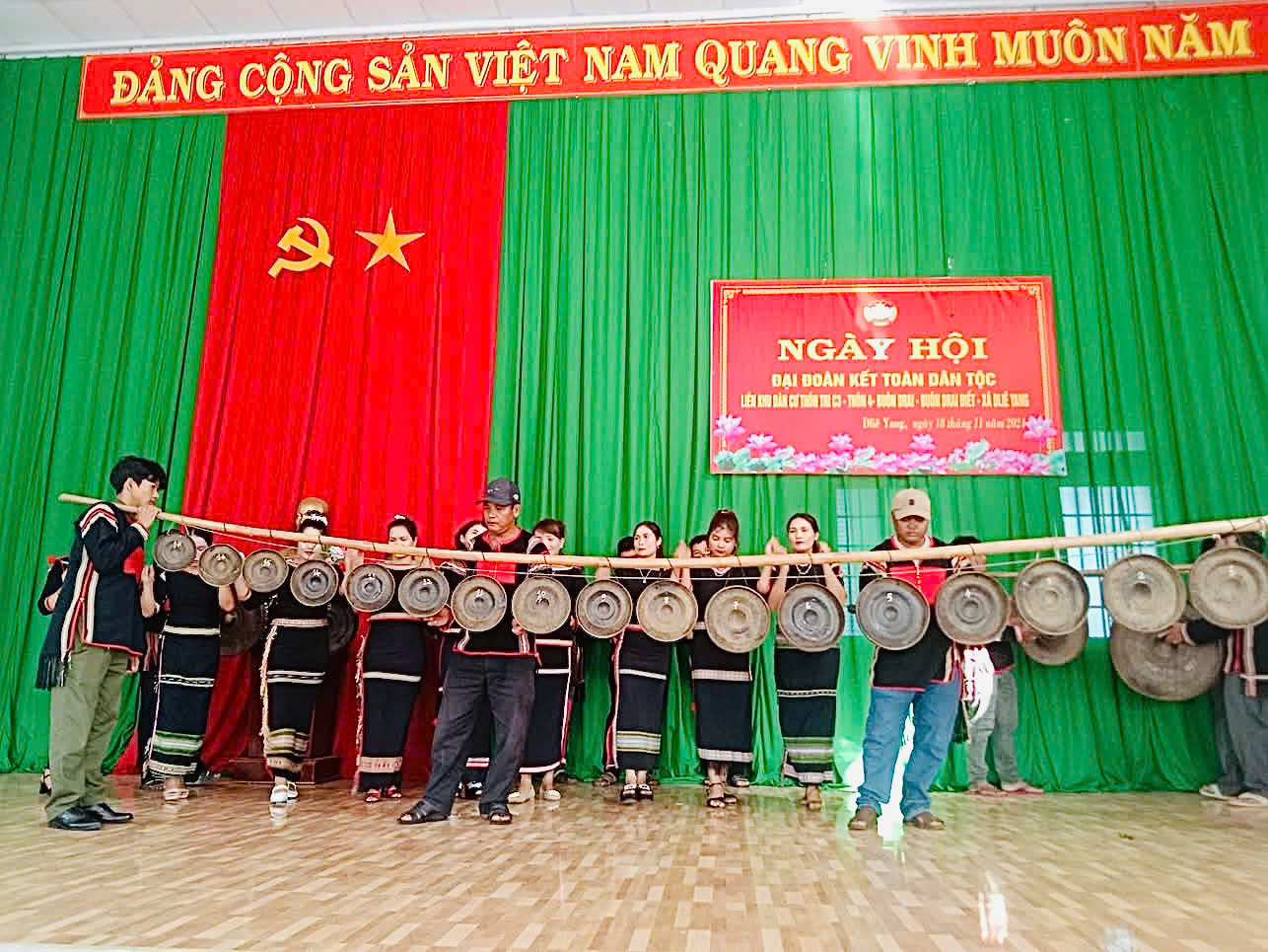 Tưng bừng ngày hội Đại đoàn kết toàn dân tộc tại xã Dliê Yang