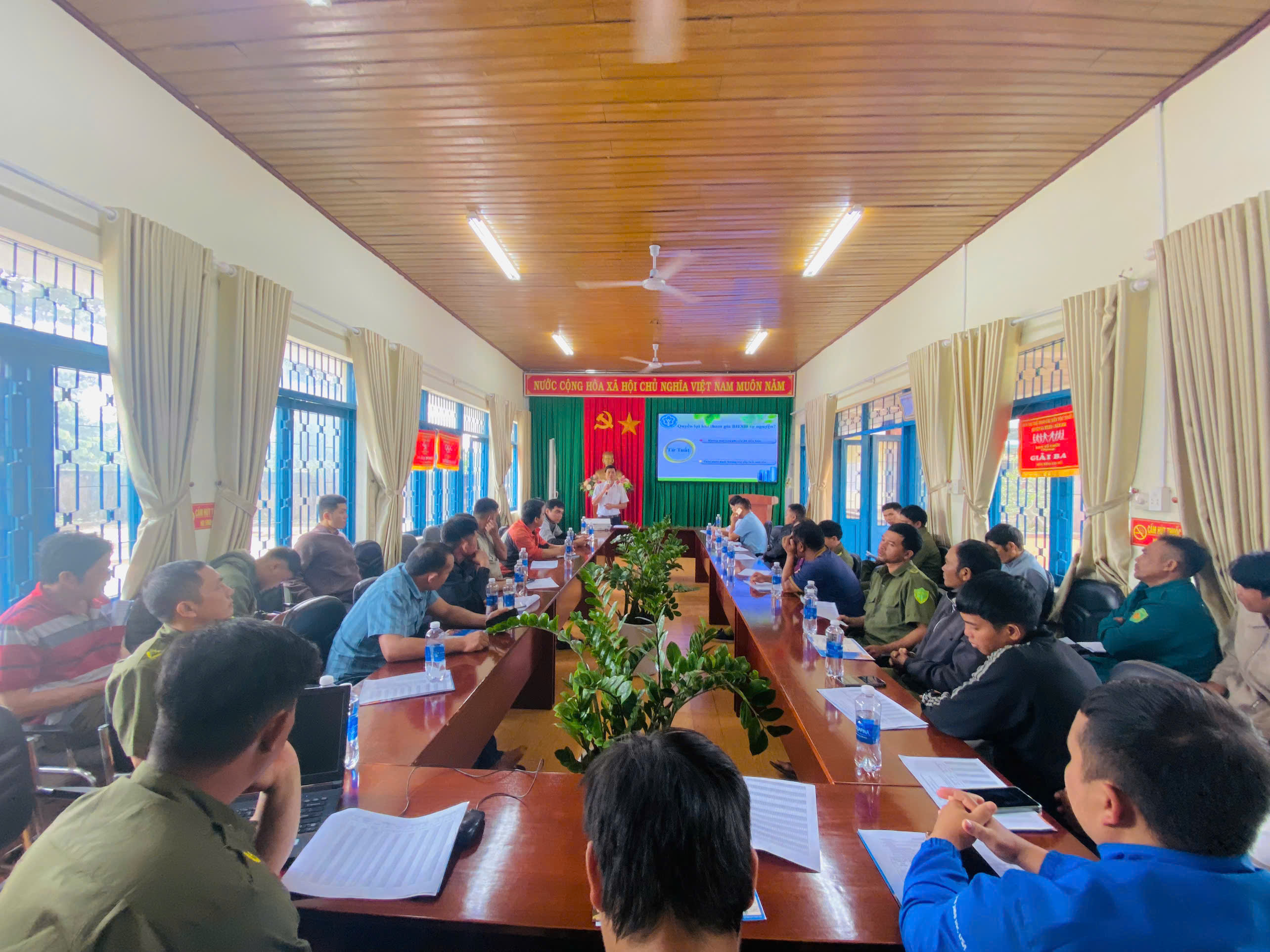 Hội nghị khách hàng phát triển người tham gia Bảo hiểm xã hội tự nguyện - Bảo hiểm Y tế, tại xã DLiê Yang